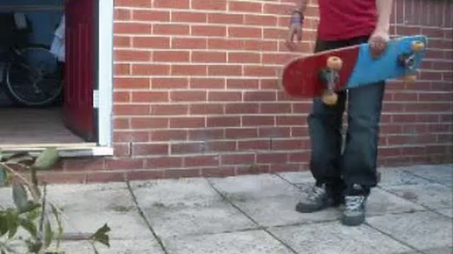 Caveman - Skateboard Trick смотреть онлайн