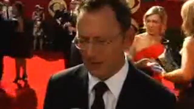 Celebuzz Emmy Interview with Michael Emerson and Carrie Preston смотреть онлайн