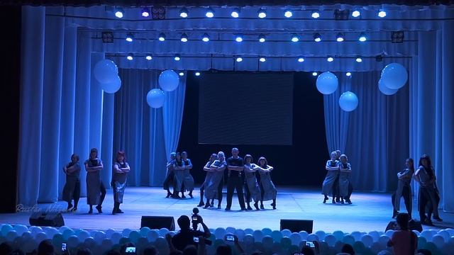 Танец родителей на выпускном 2019. Бердянск школа №3 смотреть онлайн
