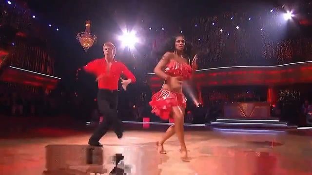 Nicole Scherzinger & Derek Hough - Samba смотреть онлайн