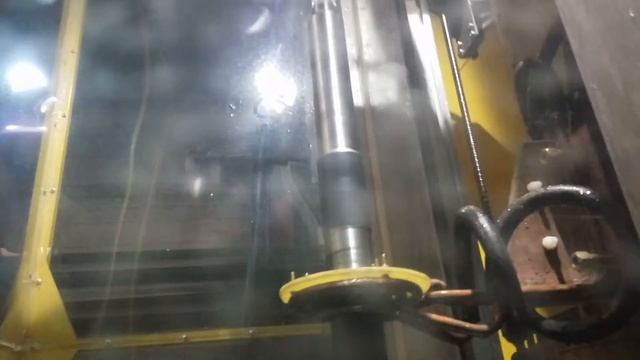 Закалка вала длинной 1960 мм ОАО УПНР. Закалка вала с одной установки.