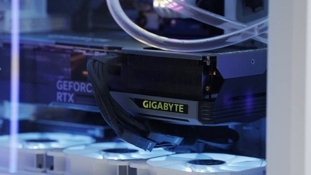 Building A Gaming Setup With A Unique 240Hz Ultrawide OLED Monitor! смотреть онлайн