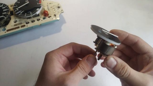 Ремонт приборной панели BMW E30. BMW E30 Dashboard Fix. Не работает указатель температуры двигателя смотреть онлайн