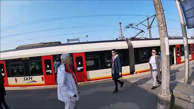 VLOG: ЭЛЕКТРИЧКА SKM, ПАРИКМАХЕРСКАЯ И ГОЛУБИ смотреть онлайн