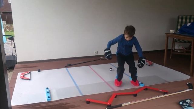 Тренировка на искусственном льду смотреть онлайн