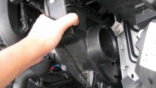 INFINITUM Battery Desulfator Installation on a Peugeot 308 смотреть онлайн