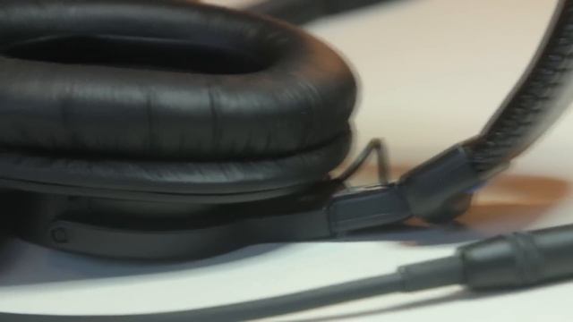 Sony MDR-7506 Headphone Review смотреть онлайн