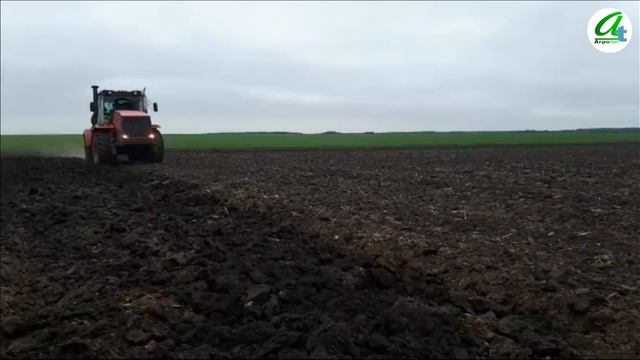 Вспашка плугом Kverneland RN 100 - 8 смотреть онлайн