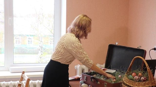 Роспись пасхальных яиц горячим воском. Мастер-класс от Ольги Пилецкой. смотреть онлайн