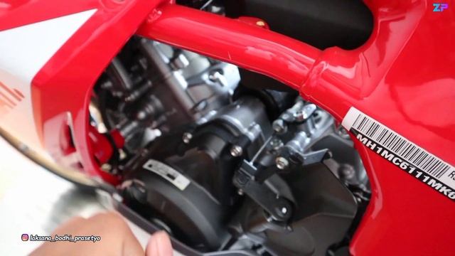 NEW HONDA CBR 250 RR SP & STANDARD | COCOK BANGET DIGEBER DI MANDALIKA SIRKUIT смотреть онлайн