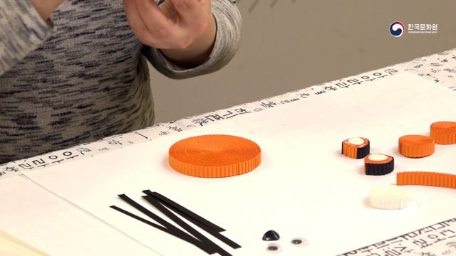 Корейское бумажное искусство. Урок 31 - Квиллинг: Тигр смотреть онлайн
