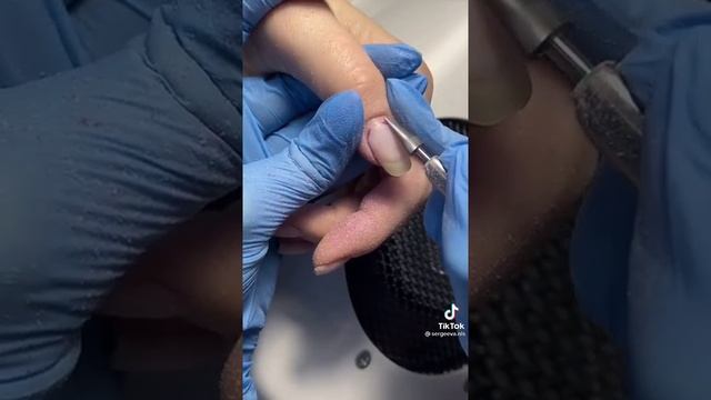 Страшная история маникюр смотреть онлайн