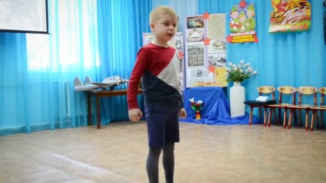 Чевдарь Илья (6 лет) читает стихотворение О. Масловой "Пусть будет мир!". смотреть онлайн