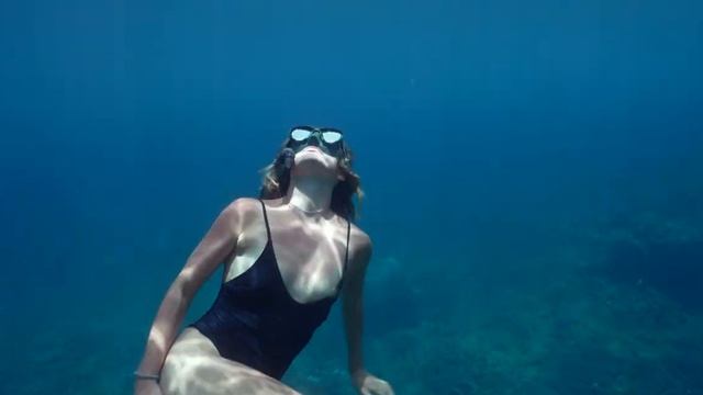 INDONESIA UNDERWATER | Local lives of Java, Bali, Nusa Penida and Flores смотреть онлайн