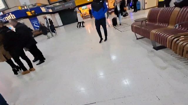 Harrassed By Security At Charing Cross Station ? смотреть онлайн