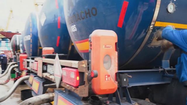 Загрузка битума в морской танкер с помощь оборудования TA GROUP смотреть онлайн