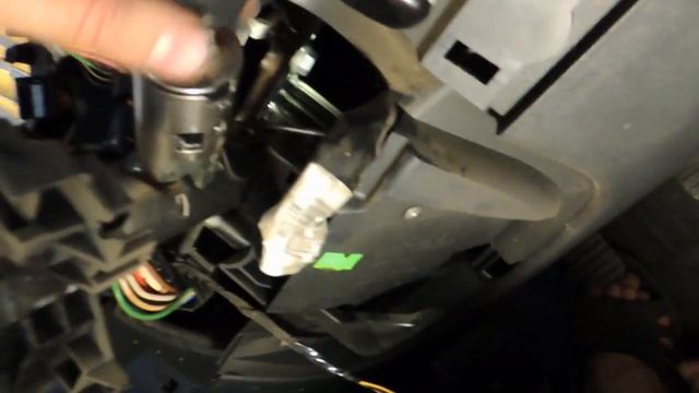 Замена замка зажигания(контактной группы)Renault Logan,Sandero,Lada Largus. смотреть онлайн