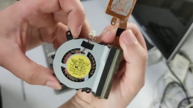 Полная разборка ноутбука Samsung NP530U3B Complete Disassembly Of The Samsung NP530U3B Laptop