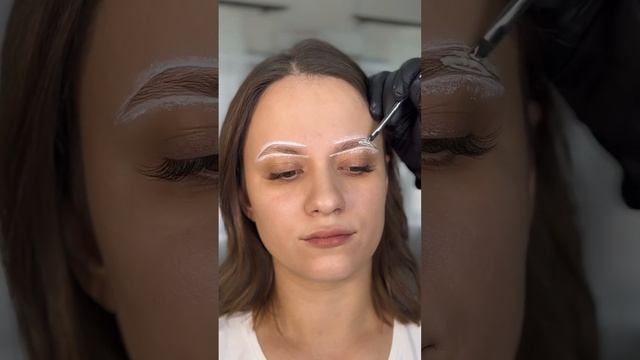 Красим брови краской SHIK￼