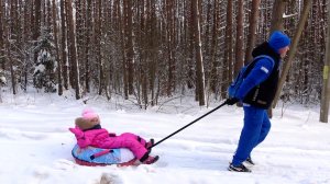 Наши ВЫХОДНЫЕ. Милана плавает в бассейне и катается на тюбинге / Milana LIKE