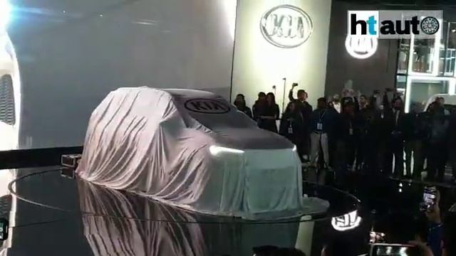 Watch: Kia Motors unveils compact SUV Sonet at Auto Expo 2020 смотреть онлайн