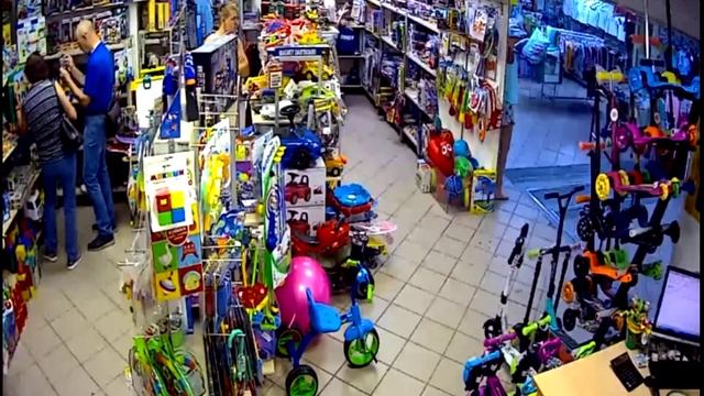 Кража сотового телефона в отделе игрушек г. Тольятти смотреть онлайн