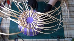 2.  Кашпо из ротанга.  Красивое дно.