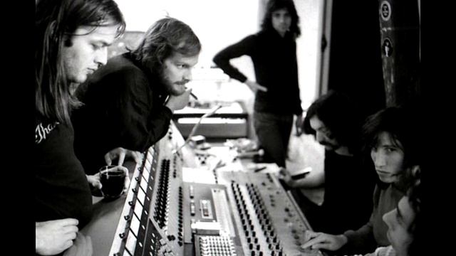 ПОЧЕМУ МНОГИЕ ПЕСНИ ЗАКАНЧИВАЮТСЯ НИЧЕМ смотреть онлайн