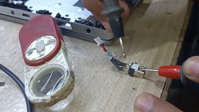 Lenovo yoga 520 DC jack short Adopter plug in Adopter pin Heat up DC jack repair #yoga #lenovo #520 смотреть онлайн