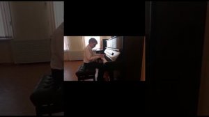 танец дикарей на пианино