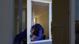 Установка рулонной москитной сетки