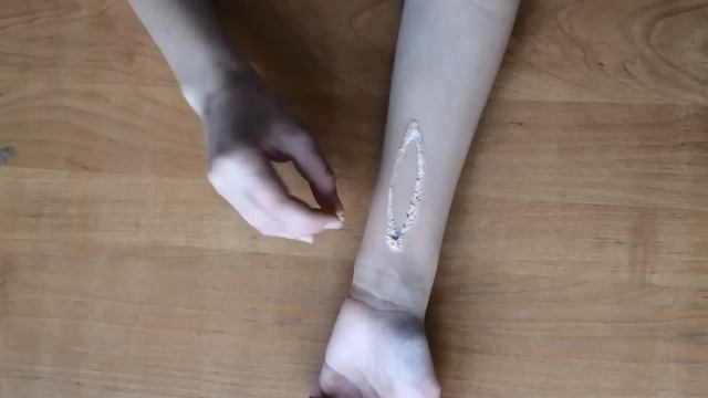 Как сделать рану на руке или кровавый порез смотреть онлайн