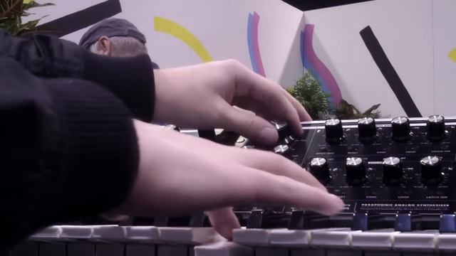 Moog Sub37 Paraphonic Analog Synthesizer at NAMM 2014 смотреть онлайн