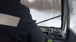 Самодельный гусеничный вездеход, видео из салона..mp4