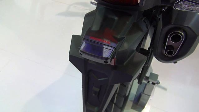 Honda CRF1000L Africa Twin Red (2019) Exterior and Interior смотреть онлайн