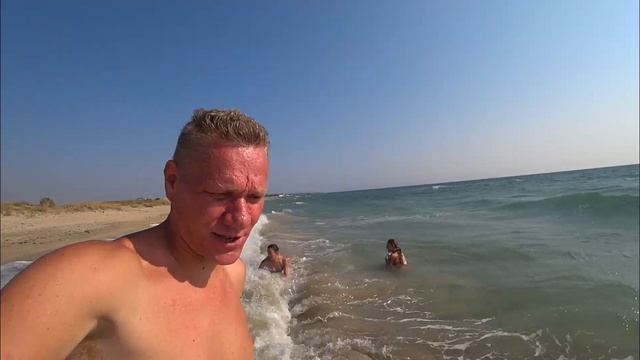Евпатория. Витино. Заозёрное. Купаемся на море возле тарелочек. смотреть онлайн