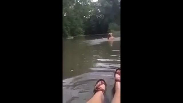 Надувной матрас лопнул под женщиной смотреть онлайн