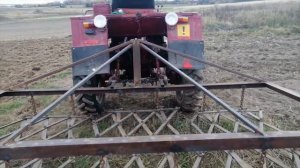 Испытание самодельной бороны (сцепки) для Т-25