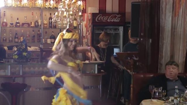 Танец живота с канделябром на свадьбе. смотреть онлайн