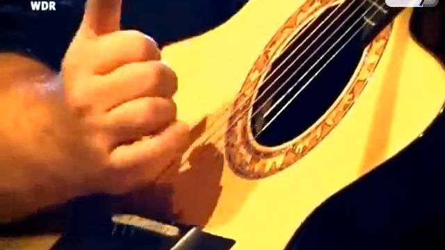 Top 7 Fingerstyle Acoustic Guitar Players_