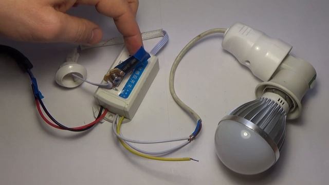 Инфракрасный датчик движения с датчиком освещения (фотореле) для включения света: схема подключения смотреть онлайн