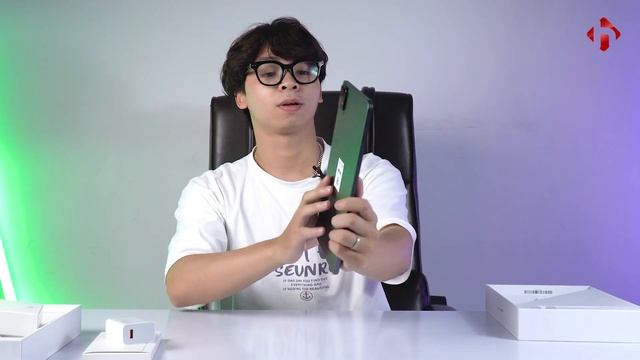 Mở hộp Xiaomi pad 6 pro - về hàng đầu tiên tại Việt Nam //HùngMobile смотреть онлайн