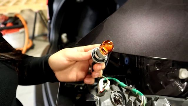 2017 Honda HRV Brake & Turn Light Bulb Replacement смотреть онлайн