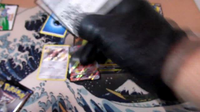 Распаковка Pokemon TCG Shining Fates Collection: Pikachu V смотреть онлайн