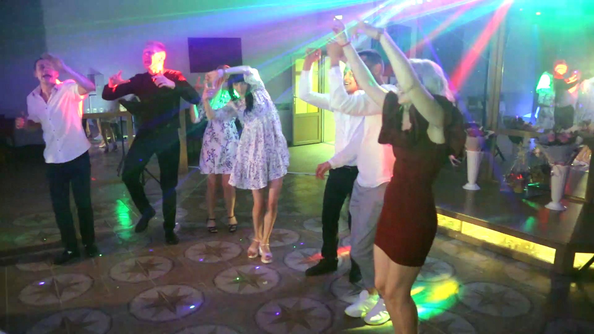 Коротенькие фрагменты из свадебного видео смотреть онлайн