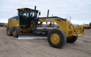 Автогрейдер 672G John Deere в работе