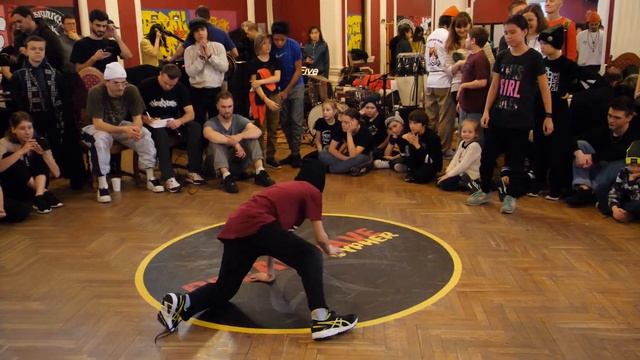 BREAK RAVE CYPHER 2019 - beginners 1x1 -bgirl Aleksa vs Железяка смотреть онлайн