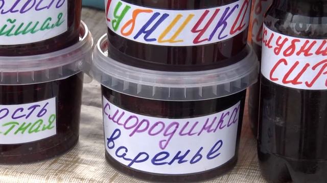 Огненную аджику, яйца с двумя желтками и сахарные помидоры предлагали купить благовещенцам смотреть онлайн