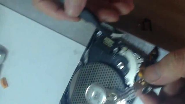 How To Release Stuck Heads of Hard Drive смотреть онлайн