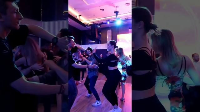 Бачата вечеринка. Фестиваль танцев в Стамбуле. Турция 2023 #dance #bachata смотреть онлайн